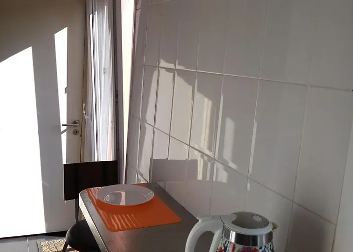 Metro Casa Musica And *