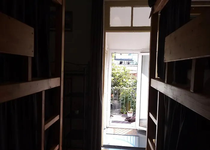 Metro Casa Musica And * Porto